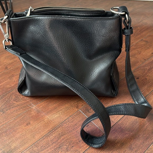 Matt & Nat Purse - Picture 8 of 9